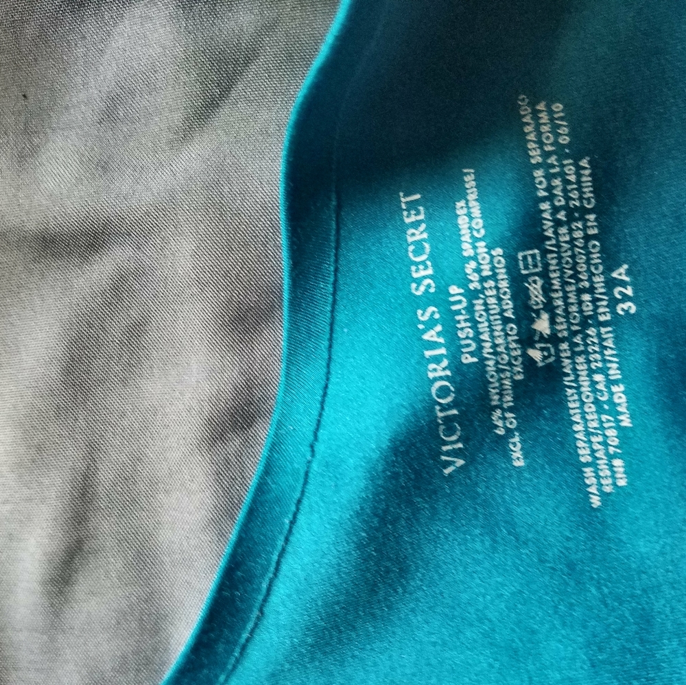 Two VS push up bra bundle - Picture 5 of 5